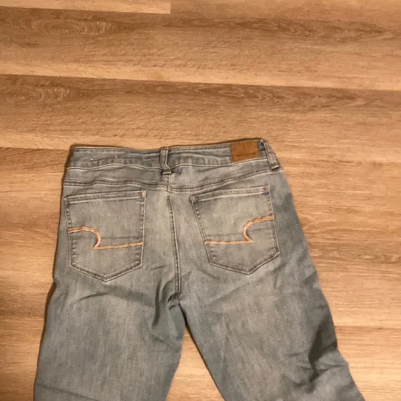 American Eagle Super Stretch X size 8 short light wash. - Picture 7 of 7